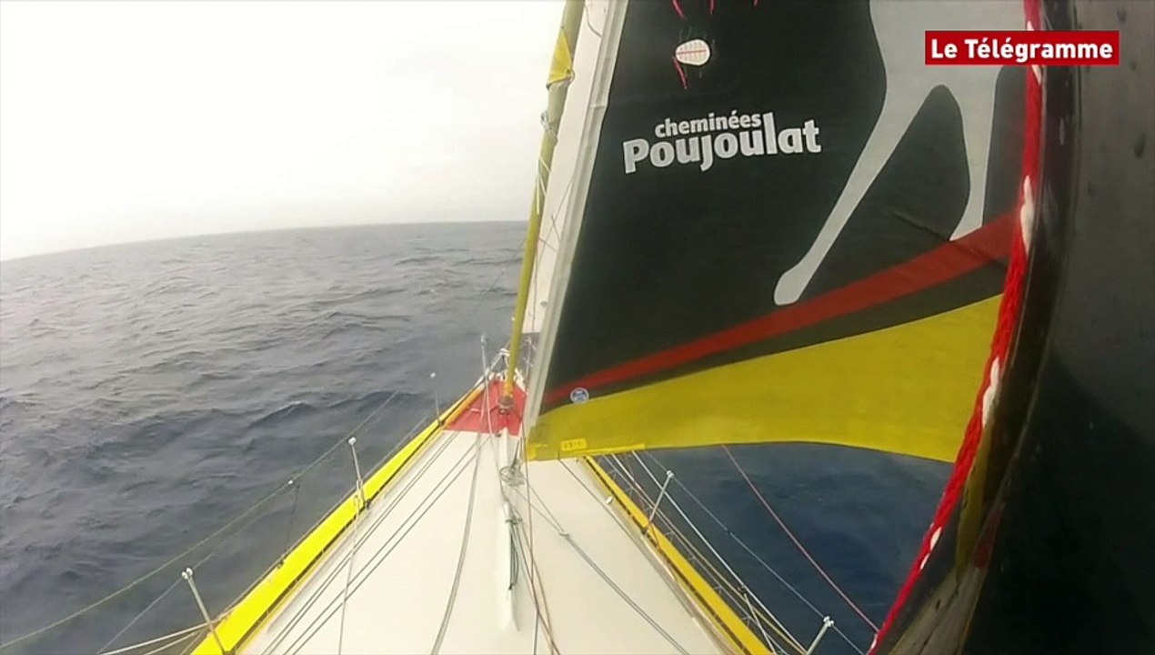 Barcelona World Race. Changement de quart à bord de Cheminées Poujoulat