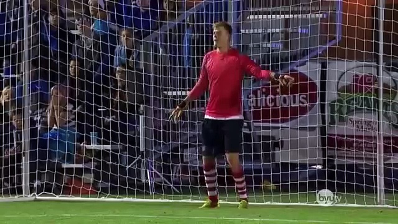 Dung mat can pha 5 qua penalty