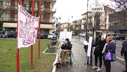 EMERGENZA CASA, ASSEDIO IN MUNICIPIO