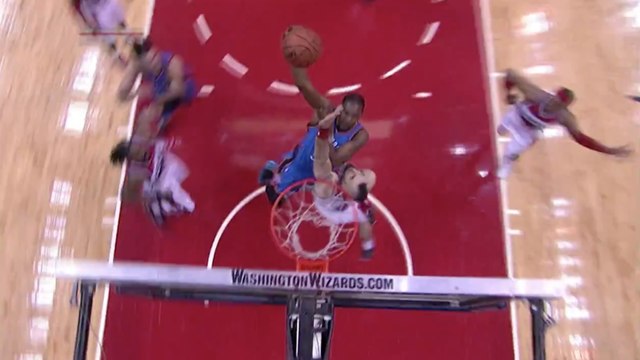 Poster dunk de Kevin Durant sur Marcin Gortat