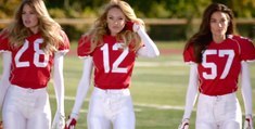Super Bowl : Les anges de Victoria's Secret jouent au football américain