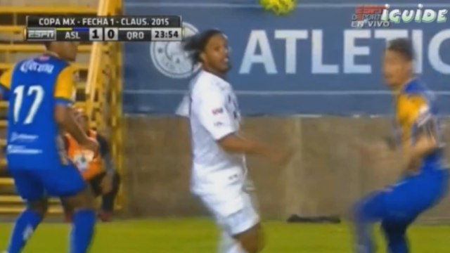 Ronaldinho dans ses oeuvres !