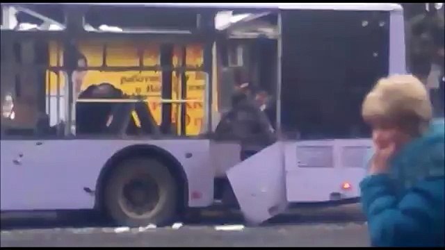 В Донецке снаряд попал в троллейбус 13 человек погибло