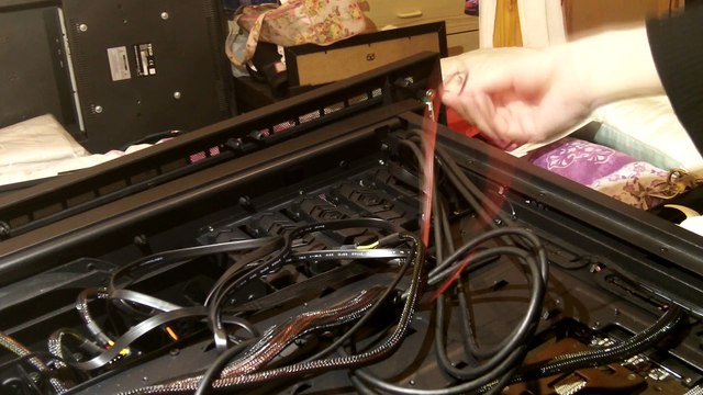 Pr.5 BitFenix Shinobi XL Full Tower Gaming Case. The two wires