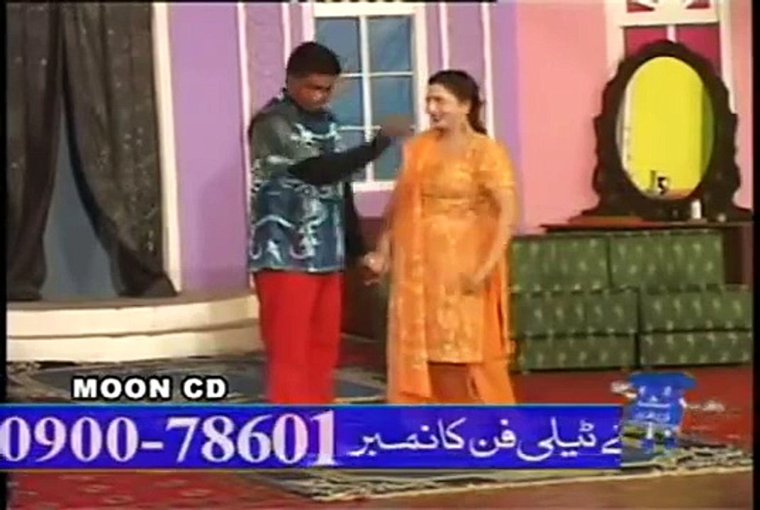 Amanat Chan and Tariq Teddy in Pakistani Punjabi Stage Drama