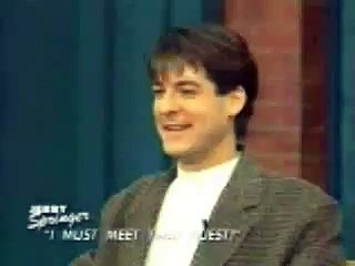 Big Lady Does Splits video by mohsinahmad