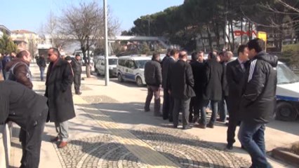 Amasya Adliye Önünde Silahlı Kavga 1'i Polis 4 Yaralı