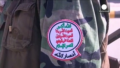 Shi'ite Houthi rebels keep pressure on Yemen president despite tentative deal