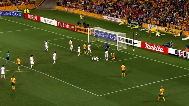 Cahill scores brilliant bicycle kick for Australia