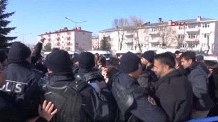 Erzurum' da Maket Üzerinden Hayali Ev Alanlar Polisle Çatıştı Ek Görüntülerle