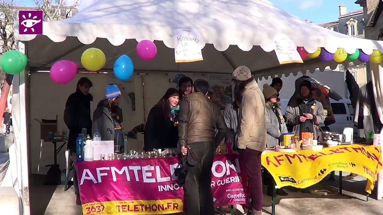 Téléthon 2014 : village Téléthon place Pey Berland à Bordeaux (33)
