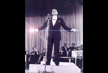 عبد الحليم حافظ,,,,,بحلم بيك