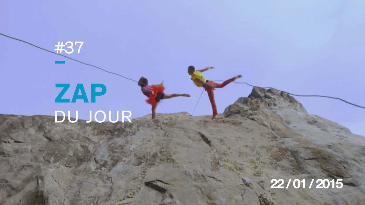 ZAP DU JOUR #37 : Papa hooligan / Kickflip en surf / Hololens de Microsoft / Chat hypnotisé...