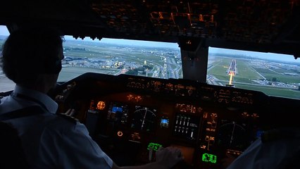 KLM B747-400ERF Beautiful Landing at AMS - Cockpit View