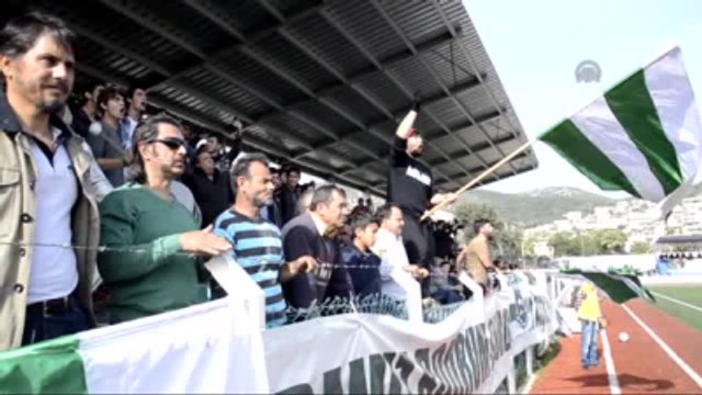 Bodrum'daki Amatör Maça Kadınlar Yoğun İlgi Gösterdi