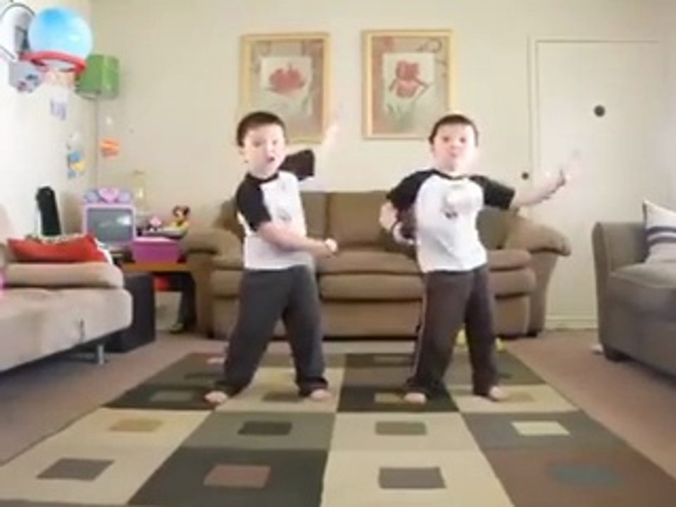 Attention : Vous allez adorer ces deux frangins...