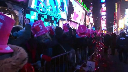 Countdown . Jencarlos Canela Primer artista Latino en presionar el botón