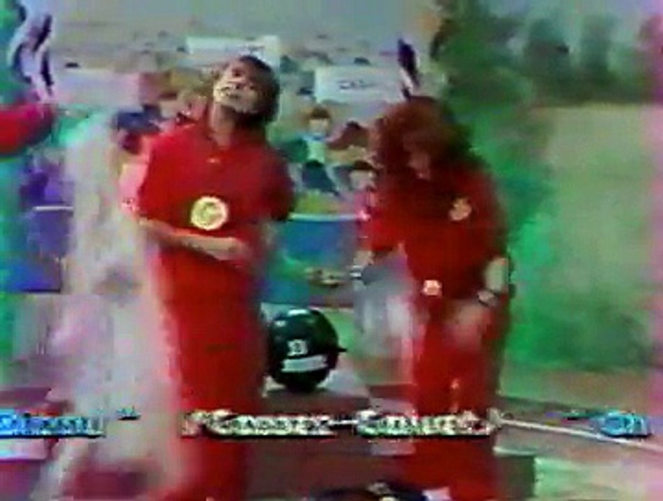 Dorothée Chante La Valise dans RécréA2 en Nov 1982
