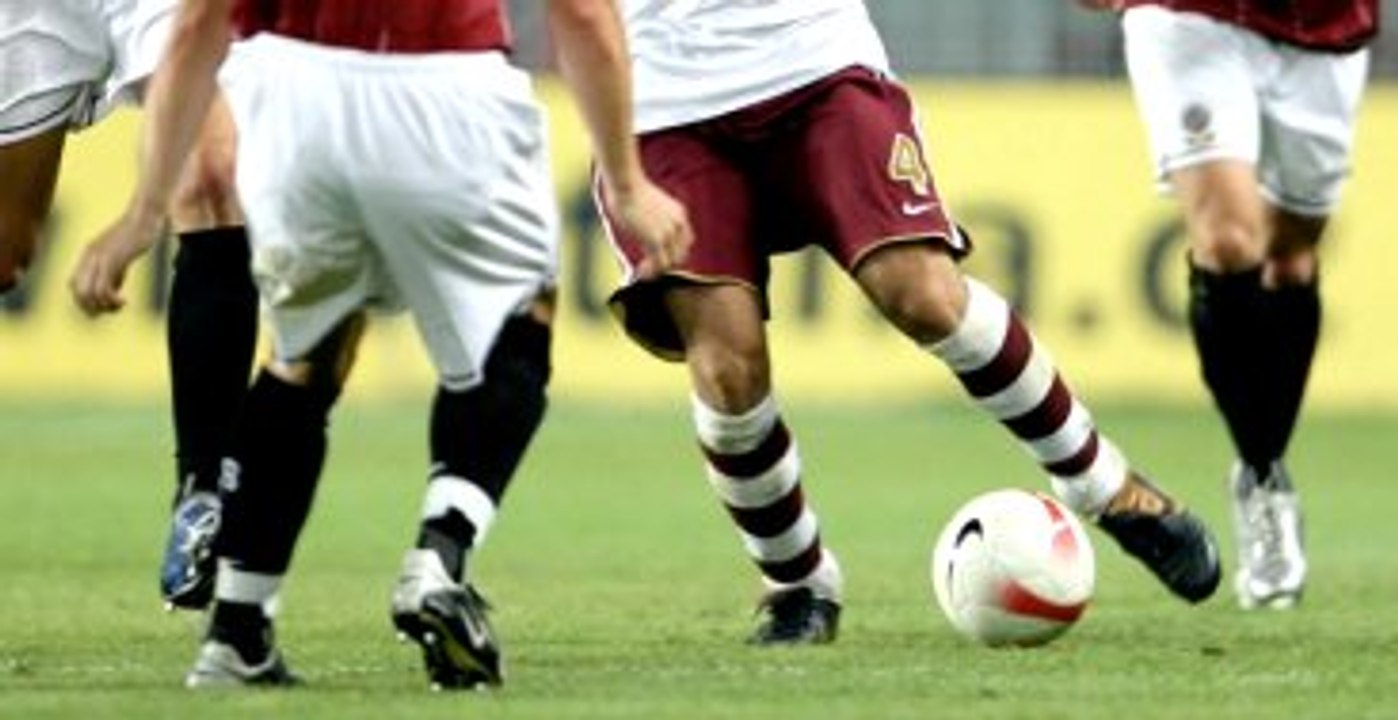 Maçta Cep Telefonu Kullanan Oyuncuya Men Cezası