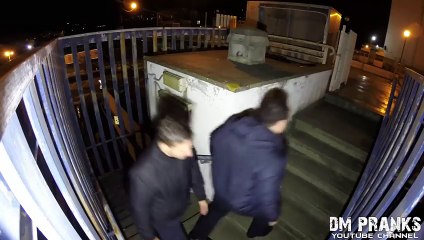 Aşırı gerçekçi zombi saldırısı Kamera şakası