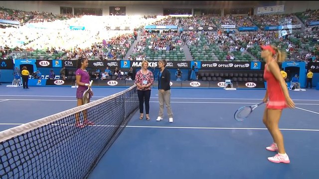 Sharapova reacciona y se mete en octavos