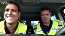 Des policiers israéliens chantent 