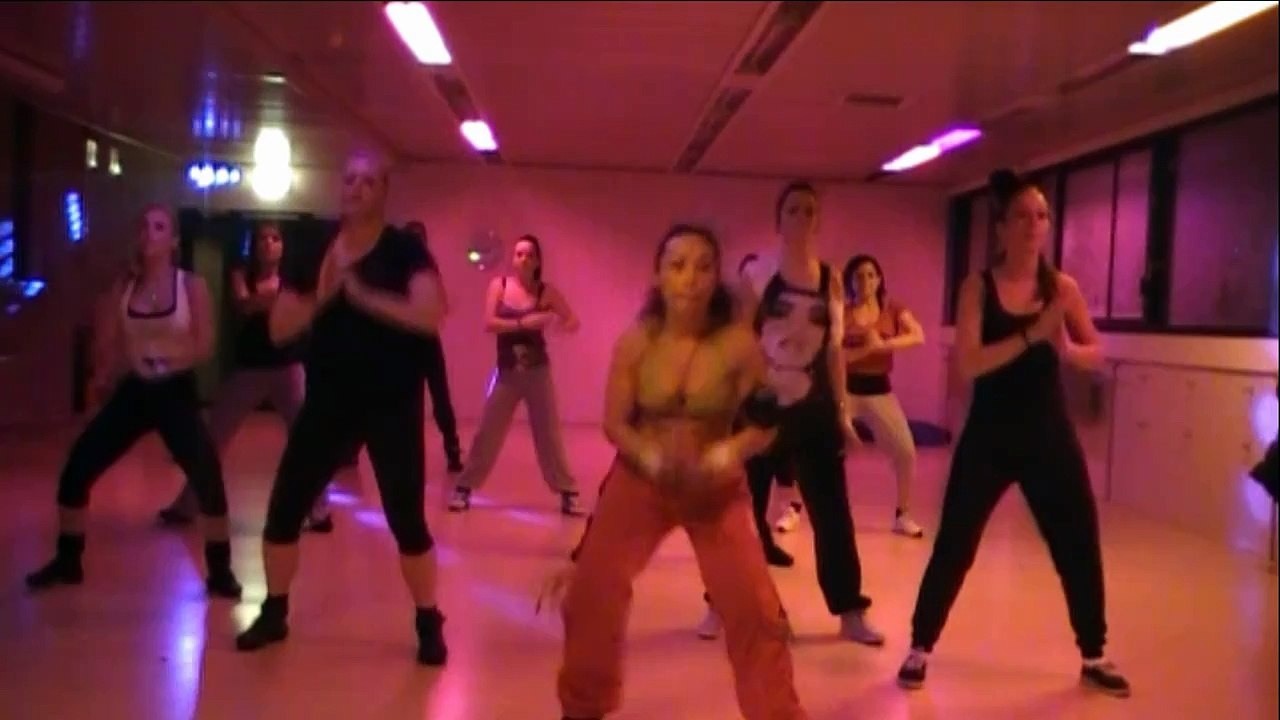 Kartika ZUMBA Nijmegen  17-02-2011  Jai Ho Pussycat Dolls