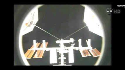 MISSIONE NASA "STS-134 ENDEAVOUR": 3 UFO PASSANO VICINO ALL ISS (18 Maggio 2011)