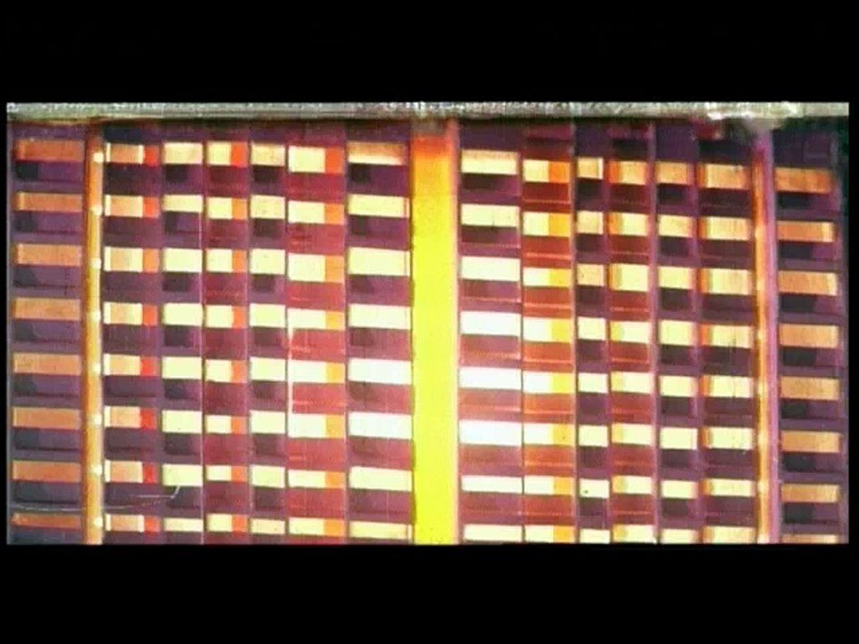 Rowdy Alludu Movie Scenes - Chiranjeevi makes his staff work on the floor! Untitled