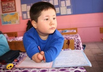 İki Eli ve Bir Bacağı Olmayan Yozgatlı Muhammet Enes'in Okuma Azmi