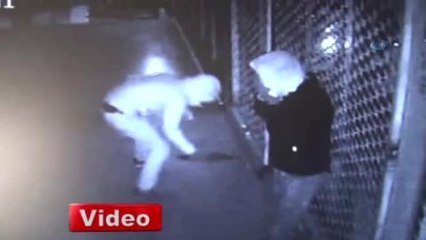 45 Dakika Süren Hırsızlık Olayı Güvenlik Kamerasında