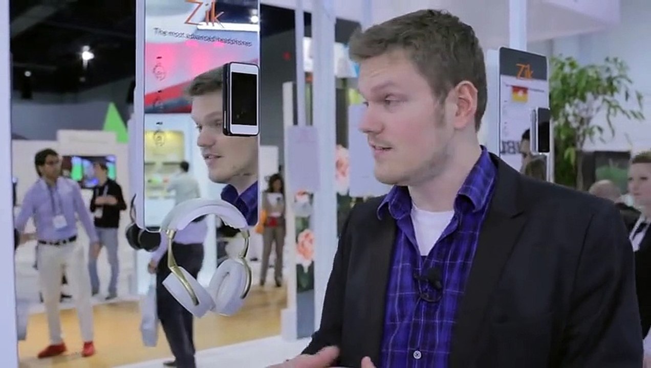 Parrot CES 2014 - Bluetooth ZIK headphones and a drone show