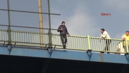 Haliç Köprüsü'nde İhtihar Girişimi