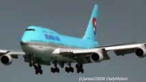 Boeing 747-400 Korean Air Landing in Hong Kong Airport. Plane Spotting.  Flight KE613 plane HL7402