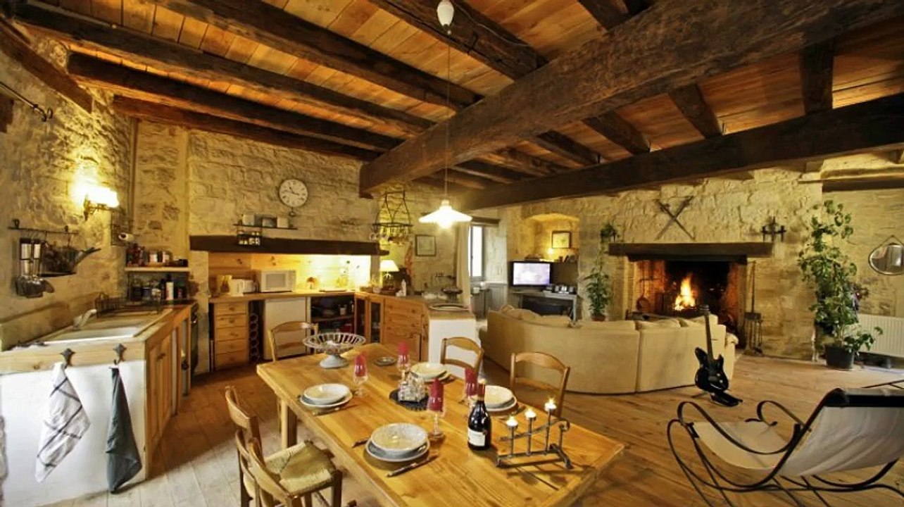 A vendre - Chateau - Gourdon (46300) - 20 pièces - 900m²