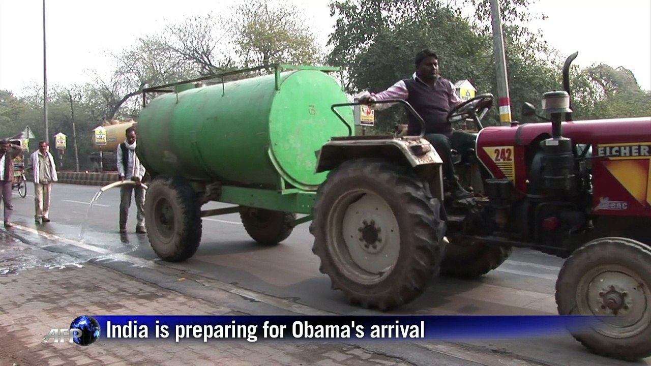 India clears cows, dogs, dust for Obama Taj Mahal trip