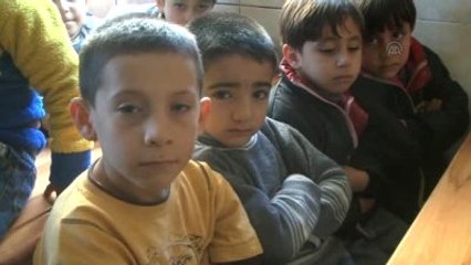 Suriyeli Çocukların Karne Sevinci