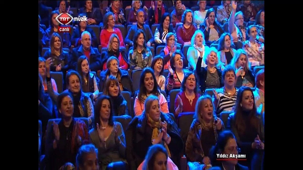 MUAZZEZ ERSOY -  GEÇSİN GÜNLER, HAFTALAR, AYLAR-GÜL AĞACI DEĞİLEM