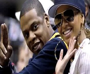 Beyonce And Jay Z Kissing On Stage At VMA 2014