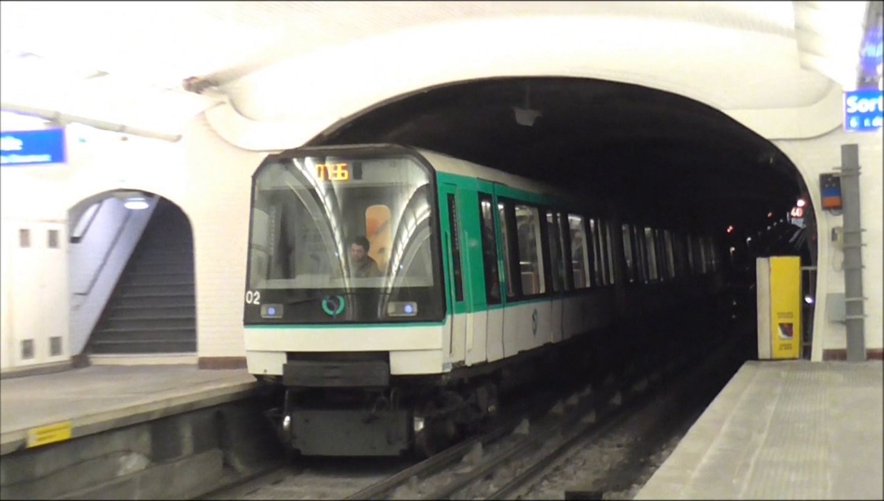 MF88 : Arrivée à la station Jaurès sur la ligne 7bis du métro parisien