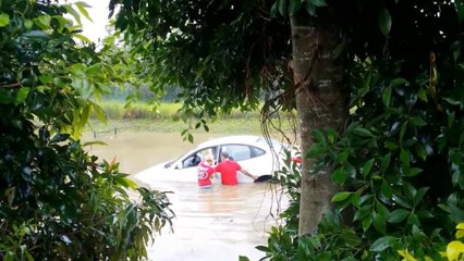 Heavy rain drenches Australia's east coast