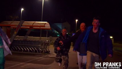 Bromistas disfrazados de 'zombies' aterrorizaron a pueblo de Italia