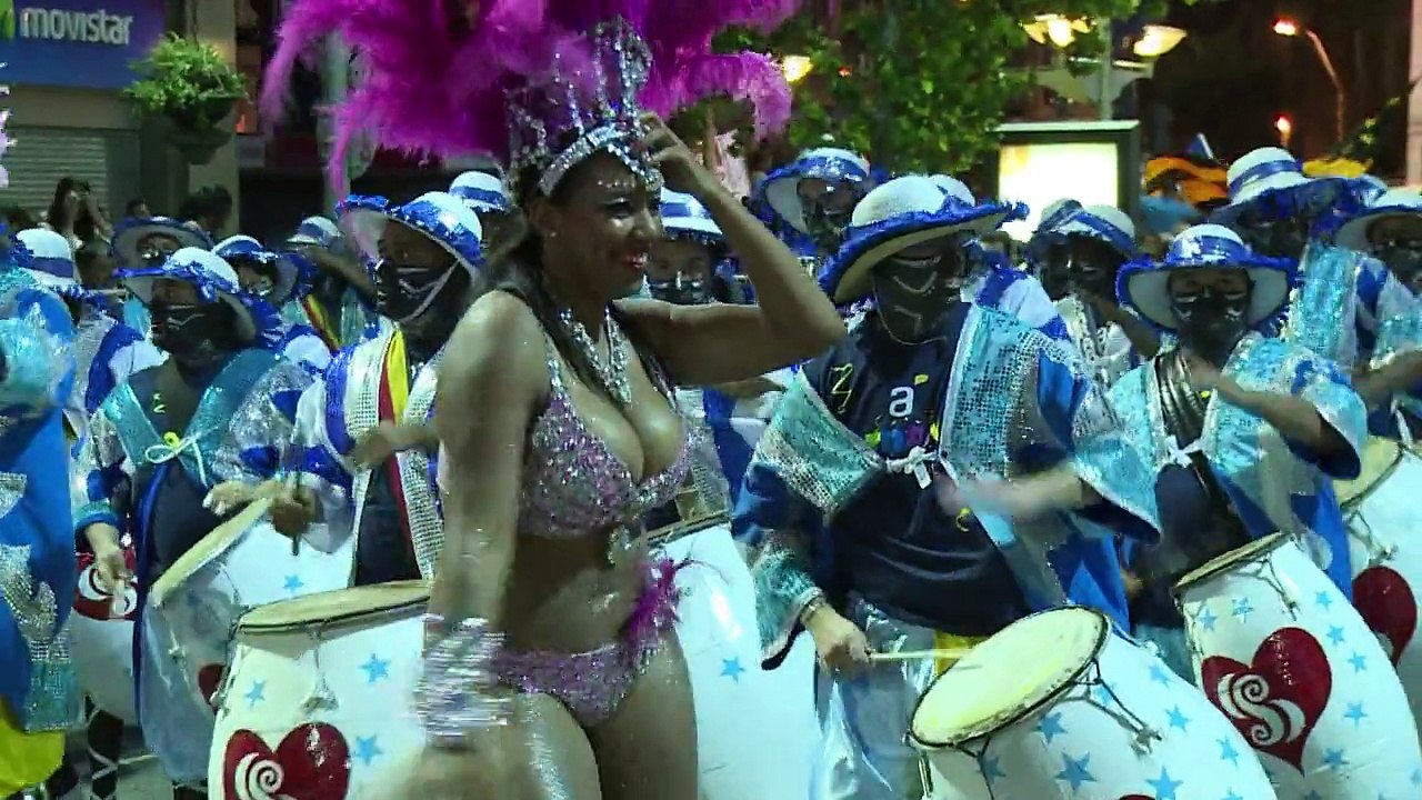 Carnaval começa no Uruguai