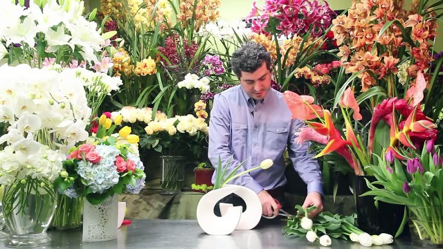 Flower Arrangements - Wedding Decorations Using Tulips