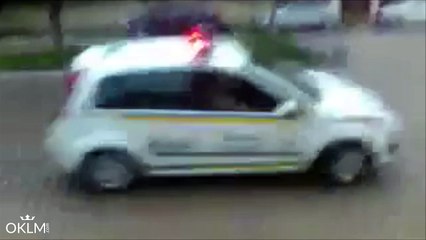 Ce mec se fait ecraser et la police ne fait rien
