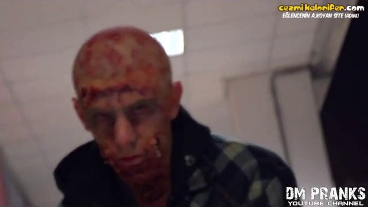 Yüksek Bütçeli ve Gerçekçi Zombi Şakası