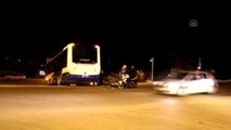 Polisten Kaçan Motosiklet Halk Otobüsüyle Çarpıştı: 2 Yaralı
