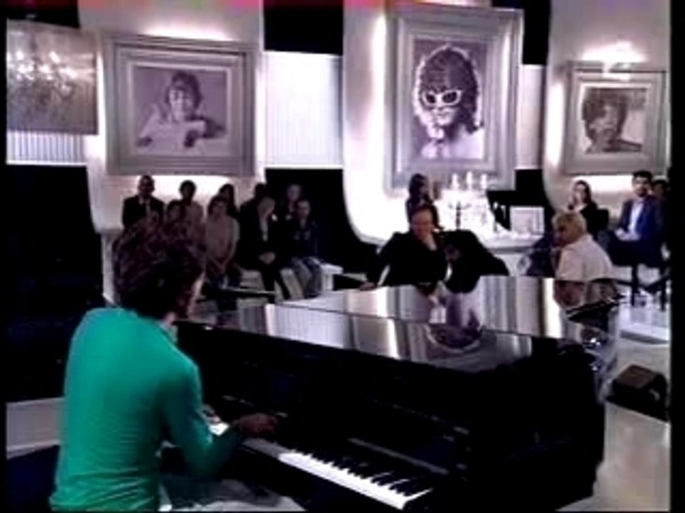Mika (acoustic): "Grace Kelly"