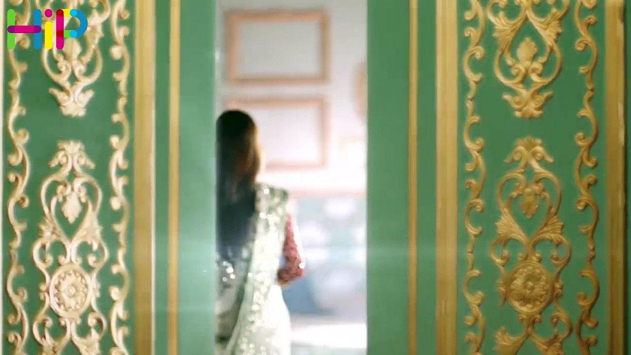 Mehwish Hayat looks ravishing in her new 'Tarang Elaichi' Tea Whitener commercial.