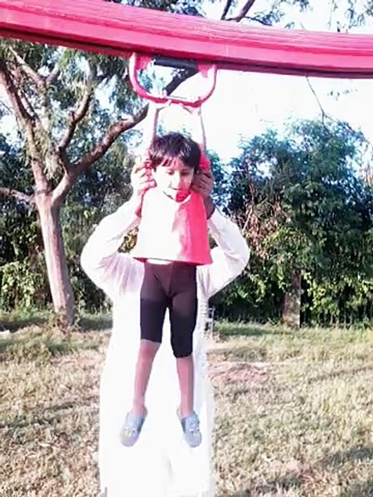 Maham qureshi is hanging